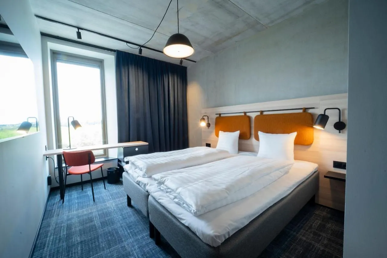 Comfort Hotel Solna Arenastaden 4*,  Швеция